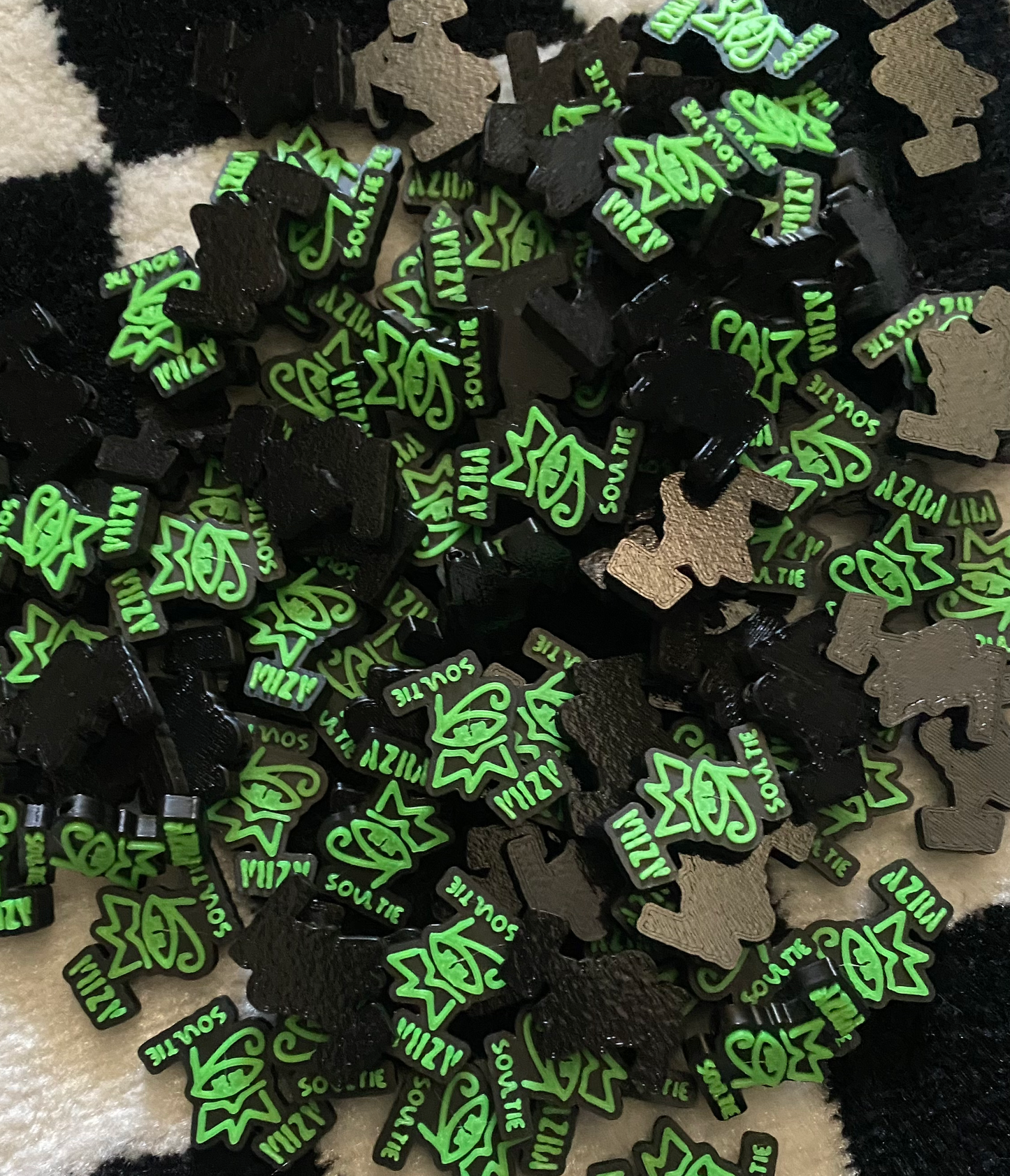 Glow-in-the-Dark Soul Tie Charm